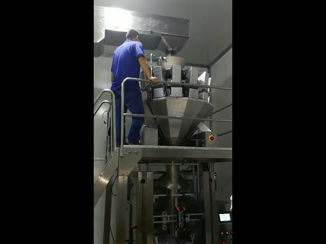 Ķīna automātiskās pārtikas uzkodas cukura konfektes pulvera sēklas riekstu pulvera vertikālā iepakošanas mašīna